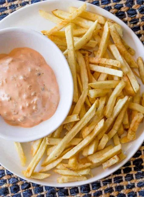 In-N-Out Burger Spread Dipping Sauce (Copycat) In And Out Spread Recipe, In And Out Sauce, In N Out Sauce, Animal Style Fries, Burger Sauces Recipe, In And Out Burger, In N Out Burger, In-n-out Burger, In N Out