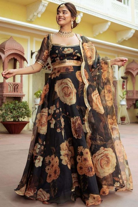 Black Organza Lehenga Choli for Festival Black Organza Lehenga, Floral Organza Lehenga, Organza Outfit, Best Indian Wedding Dresses, Lehenga Pattern, Simple Lehenga, Georgette Anarkali, Wedding Lehenga Designs, Organza Lehenga