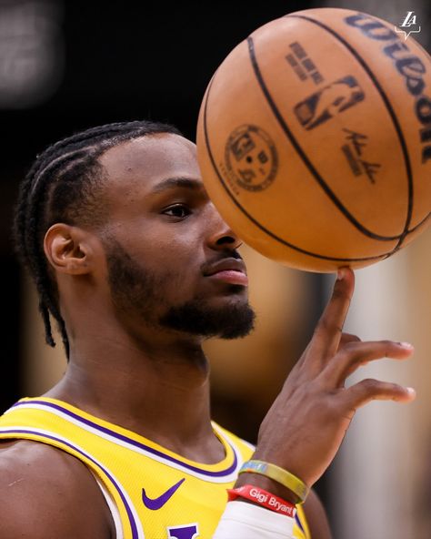 Los Angeles Lakers | First day on the job ✔️ | Instagram Bronny James Jr, Lakers Players Wallpaper, Bronny James, Lakers Astetic, Lakers Legends, Lakers Team Photo, Method Man Redman, Shaquille O'neal Lakers, Lebron James Jr