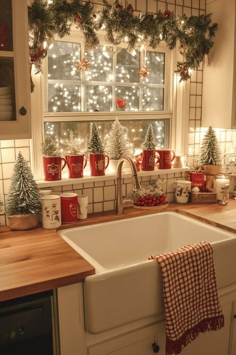 Christmas Hosting Aesthetic, Kitchen Decorating Ideas Christmas, Christmas Decor Ideas Red Green And Gold, Christmas Decor Gold And Red, Red Christmas Theme Decorating Ideas, Country Christmas Kitchen Decor, Rustic Kitchen Christmas Decor, Christmas Theme Ideas 2024, Christmas Shelf Decor Ideas Kitchen