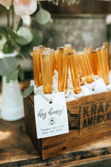 "Hey honey! Thank you for bee-ing here." Baby shower favors for a "What Will It Bee?" gender neutral theme. #favors #babyshower #babyshowertheme #babyshowerideas #partyinspiration #partyideas #partyfavors Fiesta Shower, Honey Bee Baby Shower, Bee Birthday Party, Boy Baby Shower Ideas, Bee Baby Shower Theme, Bumble Bee Baby Shower, Honey Sticks, Bee Party, Baby Swag