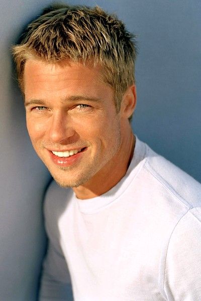 Brad Pitt Celebrity Smiles, Brad Pitt And Angelina Jolie, Inglourious Basterds, Black And Blonde, George Clooney, Famous Faces, Leonardo Dicaprio, Good Looking Men, Angelina Jolie