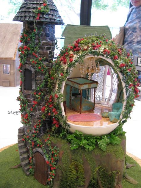 sleepingbeautycastle Fairy Tree Houses, Clay Fairy House, Fairy Castle, Fairy Village, Fairy House Diy, Fairy Garden Designs, Fairy Home, Fairy Furniture, Faeries Gardens