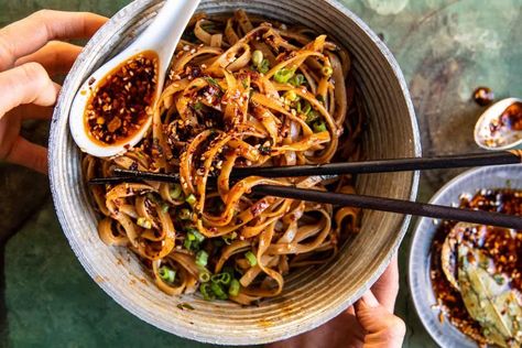 Our Prairie Sunshine will be delightful with these Crispy Sesame Garlic Chili Oil Noodles for lunch or dinner today - something with a bit of kick to brighten a dull day. Chinese Noodle Recipes, Oil Noodles, Chili Oil Recipe, Salad Appetizer Cups, Braised Chicken Breast, Half Baked Harvest Recipes, Sauce For Rice, Garlic Noodles, Roasted Chicken Breast