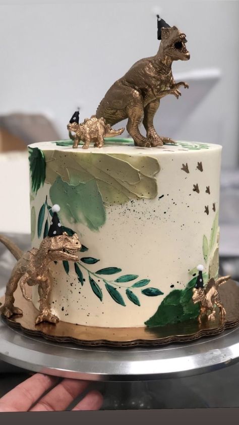 T Rex Birthday Cake, Gold Dinosaur Cake, Three Rex Birthday Cake, Dinosaur Cake For Boys, Dinosaurus Cake, Dinosaur Cake Design, Dinosaur Birthday Cake Ideas, Dino Theme Cake, Dino Torte