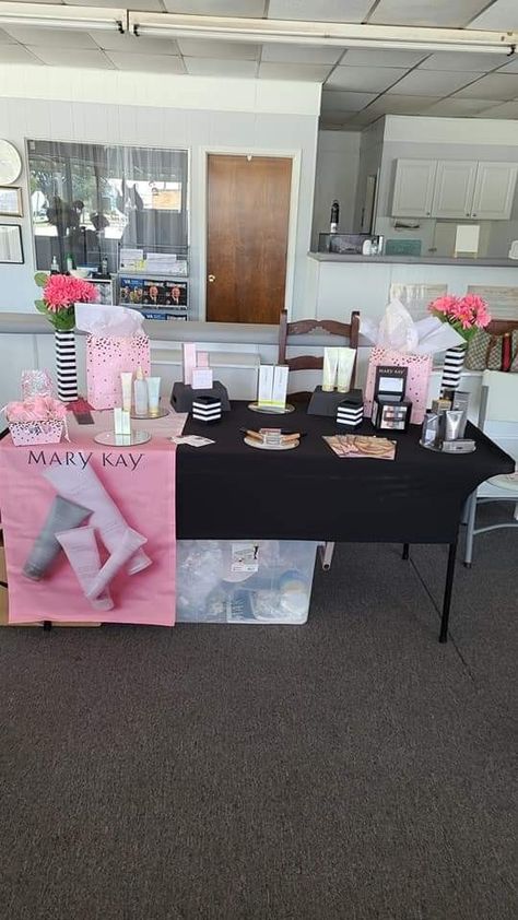 Mary Kay Booth Ideas, Mary Kay Booth Ideas Vendor Events, Mary Kay Vendor Booth Ideas, Mary Kay Referral Ideas, Mary Kay Vendor Table Ideas, Table Booth Ideas, Mary Kay Office Organization, Mary Kay Referral, Booth Ideas Vendor