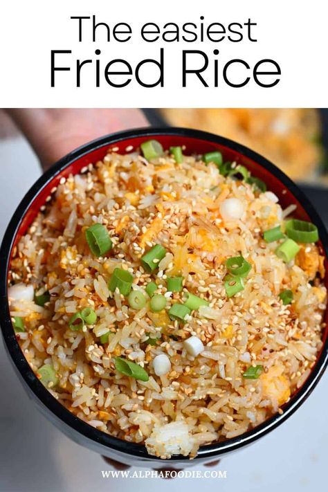 This easy egg fried rice recipe is a budget-friendly, no-fuss meal. Ready in 15 minutes, with just 5 base ingredients and almost endless flavor variations! Easy Fried Rice No Egg, Easy Egg Fried Rice, Egg Fried Rice Recipe, Asian Meals, Egg Fried Rice, Potato Pasta, Kimchi Fried Rice, Kimchi Recipe, Foreign Food