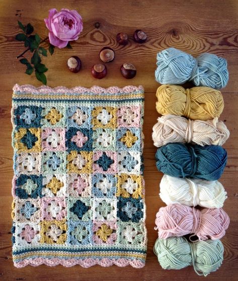 Coco Rose Diaries, Pretty Blanket, Cosy Crochet, Debbie Bliss, Clotted Cream, Manta Crochet, Granny Squares Pattern, Crochet Throw, Crochet Cowl