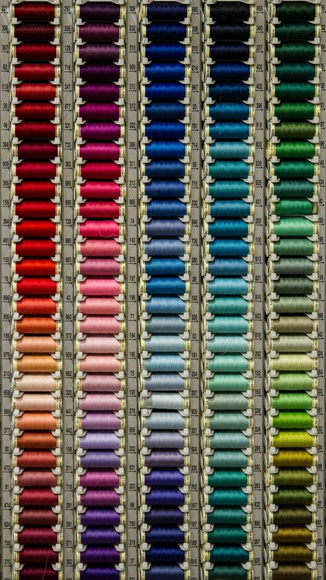 Color spectrum - Spools of thread. - photo by Paco Marques Thread