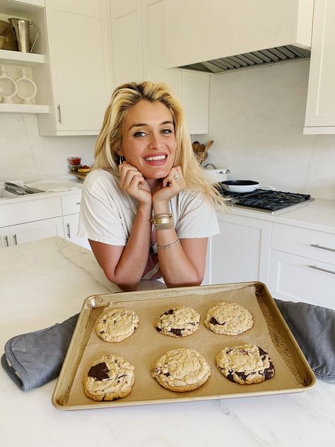 My (Current) Favorite Chocolate Chip Cookie | Daphne Oz Daphne Oz Recipes, Happy Cakes, Daphne Oz, Big Cookie, Chocolate Chip Cookie Recipe, Cookies Chocolate, Smart Cookie, Chocolate Chip Recipes, Chocolate Assortment