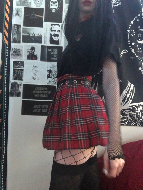 Plaid Skirt Goth Outfit, Thigh Socks Aesthetic, Red Plaid Skirt Outfit Grunge, Plaid Skirt Outfit Grunge, Skirt With Thigh High Socks, Skirt Thigh Highs, Ghoulia Monster High, Thigh Highs And Skirt, Red Plaid Skirt Outfit