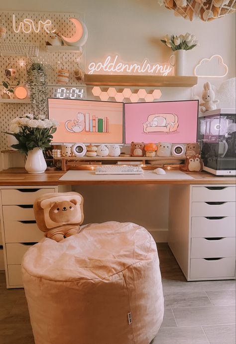 Game Room Ideas For Women, Pink Work Station, Feminine Gaming Room, Female Desk Setup, Female Gamer Room, Womens Gaming Setup, Makeup And Gaming Desk, Kawaii Office Ideas, Girly Gaming Setup Aesthetic