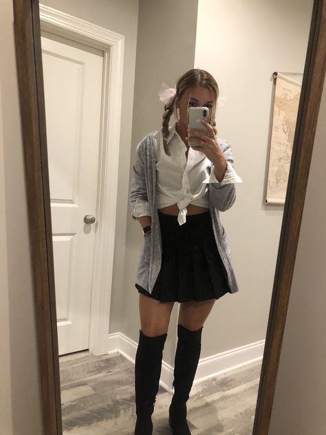 Brittany Spears Halloween Costume Britney Spears 90s, Britney Spears Halloween Costume, Girl Group Halloween Costumes, Clueless Halloween Costume, Trio Halloween Costumes, Halloween Coustumes, Halloween Costumes College Girls, Holloween Costume, Trendy Halloween Costumes