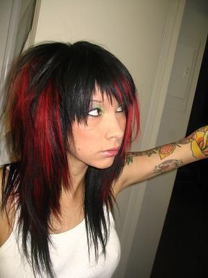 Spiky all over bangs layers down sides, but a bit longer bangs, a lot longer all over & more length & fullness at back/bottom Emo Hair Color, Emo Pics, Alternative Hairstyles, Red Scene Hair, Scene Haircuts, Colored Hairstyles, Emo Hairstyle, Sweet Hairstyles, Black Red Hair