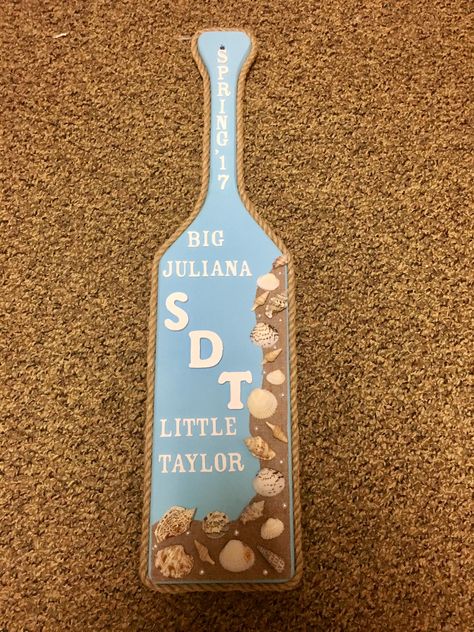 Big paddle #sigmadeltatau #sororitycraft #biglittle #paddle #beachtheme Beach Paddle Sorority, Beach Sorority Paddles, Aoii Paddle, Paddle Sorority Big, Paddle Sorority, Big Little Paddles, Paddle Ideas, Door Decks, Sigma Delta Tau