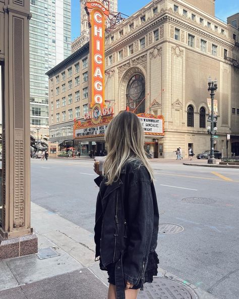 Chicago Ig Captions, Chicago In February What To Wear, Chicago March Outfit, Chicago Aesthetic Pictures, The Bean Chicago Poses, Skydeck Chicago Poses, Chicago Picture Ideas, Chicago Instagram Pictures, Chicago Outfit Ideas