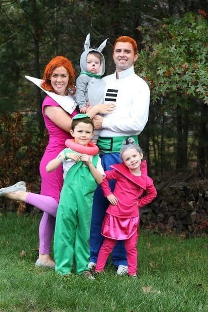 Jetsons Jetsons Costume, Family Halloween Photoshoot, Halloween Costumes For 3, The Jetsons, Halloween Photoshoot, Group Costumes, Halloween 2023, The Good Witch, Family Costumes