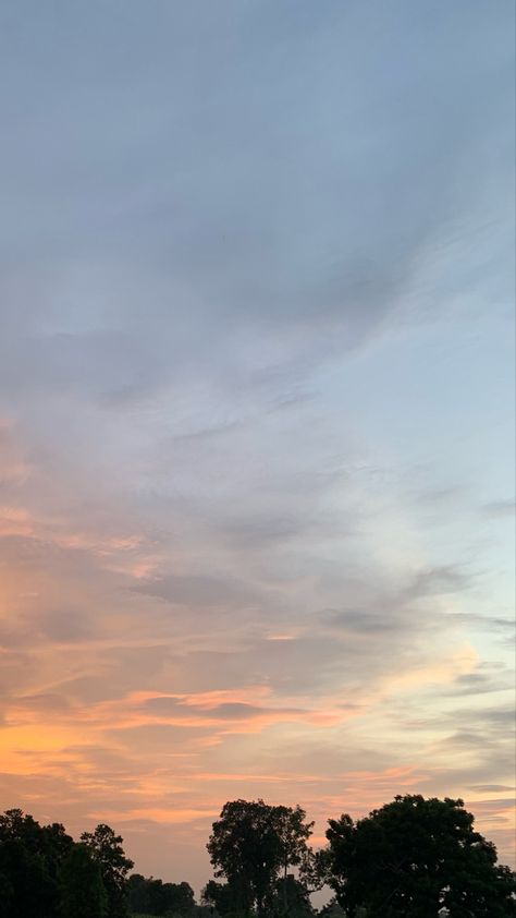 Sunrise Aesthetic Instagram Story, Sky Pics Instagram Story, Sunset Aesthetic Instagram Story, Sky Photography Nature, Sky Pictures, Ayat Al-quran, Night Landscape, Sunset Aesthetic, Sunset Nature