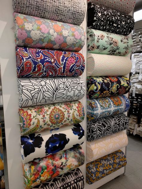 Fabric Shop Display, Design Fabric Textiles, Boutique Interiors, Store Display Design, Fabric Store Displays, Tub Tea, Fabric Store Design, Designer Fabric Collections, Fabric Shops Online