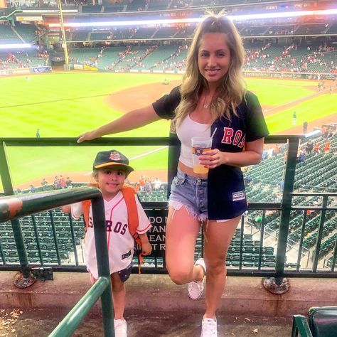 Summer Baseball Outfit, Astros Jersey Outfit Women, Mlb Wife Outfits, Astros Baseball Game Outfit, Astros Jersey Outfit, Baseball Game Outfit Jersey, Baseball Wife Outfit, Astros Game Outfit, Astros Outfit Woman