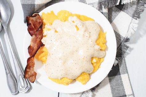 Low Carb White Gravy Keto White Gravy, Low Carb Gravy, Storybook Architecture, Keto Gravy, Country Gravy Recipe, White Gravy Recipe, Keto Rules, Keto Sauce, Chicken Bruschetta Recipe