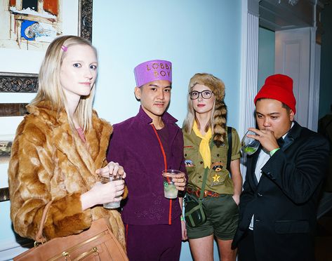 Grand Budapest Hotel Halloween Costume, Halloween Costumes Wes Anderson, Grand Budapest Hotel Characters, Wes Anderson Characters Costumes, Wes Anderson Halloween, Grand Budapest Hotel Costume, Agatha Grand Budapest Hotel, Wes Anderson Costume Ideas, Wes Anderson Halloween Costumes