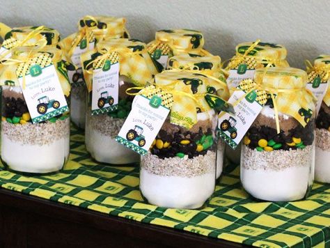 Free printable John Deere cookie mix circles | Chickabug - what a great idea for a birthday party take home!! Wish I would have seen this last month! Tractor Party Favors, Cookie Mix Jar, Tractor Cookies, Jar Mixes, Cowgirl Cookies, John Deere Birthday Party, John Deere Party, Baby Shower Ideas For Boys, John Deere Birthday