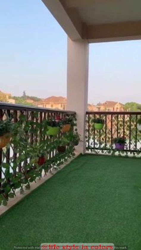 Plant Fence, Balcon Mic, Artificial Garden Plants, Artificial Vertical Garden, Artificial Grass Wall, Artificial Garden, Inside Garden, Small Balcony Garden, Small Balcony Design