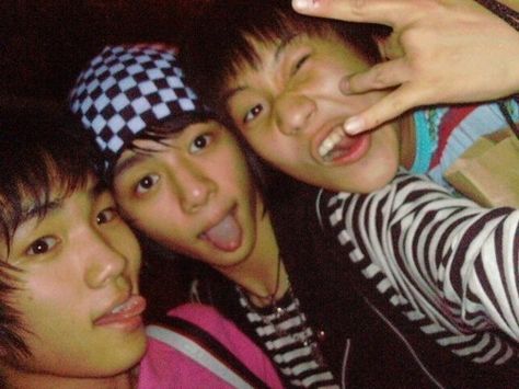 Pre-Debut Key, Minho and Taemin - jonghyun key minho onew shinee taemin derp - Asianfanfics.com Taemin Predebut, Shinee Predebut, Ring Ding Dong, Shinee Debut, Forever Mine, Shinee Onew, Onew Jonghyun, Shinee Minho, Shinee Taemin