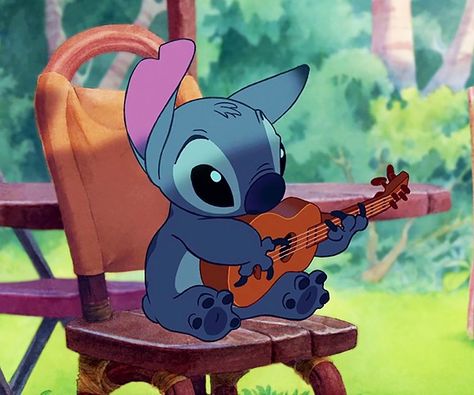 From Lilo & Stitch (2002) Lilo And Stitch 2002, Disney Duos, ليلو وستيتش, Lilo Y Stitch, Lilo Et Stitch, Disney Gif, Your Spirit Animal, Lilo Stitch, Disney Lilo