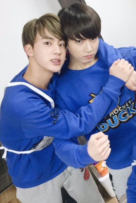 Jungkook And Jin, Seokjin Bts, Bts Group, Worldwide Handsome, Bts Members, Bts Korea, Fan Fiction, Jungkook Cute, Bts Jin