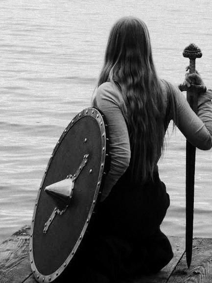 A girl with sword Queen Of The North Aesthetic, Viking Girl Aesthetic, Female Viking Aesthetic, Shield Maiden Aesthetic, Viking Aesthetic Woman, Valkyrie Aesthetic, Shield Aesthetic, Vikings Aesthetic, Temari Nara