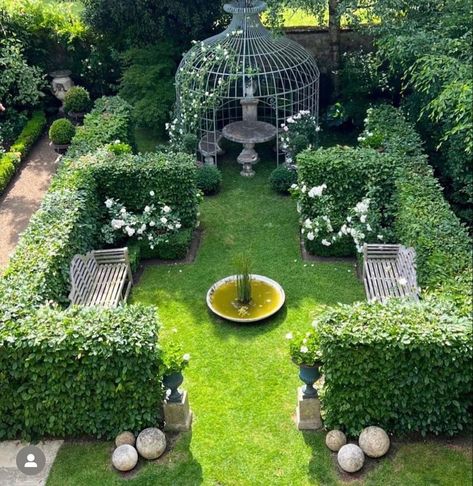 French Parterre Gardens, Hamptons Fence, France Normandy, French Gardens, Parterre Garden, Creative Garden Decor, Orchard Garden, Dollhouse Garden, Instagram Landscape