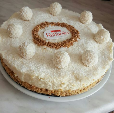 Home made raffaello cheesecake ^^ Raffaello Cheesecake, Home Made, Vanilla Cake, Cheesecake, Vanilla, Baking, Cake, Patisserie