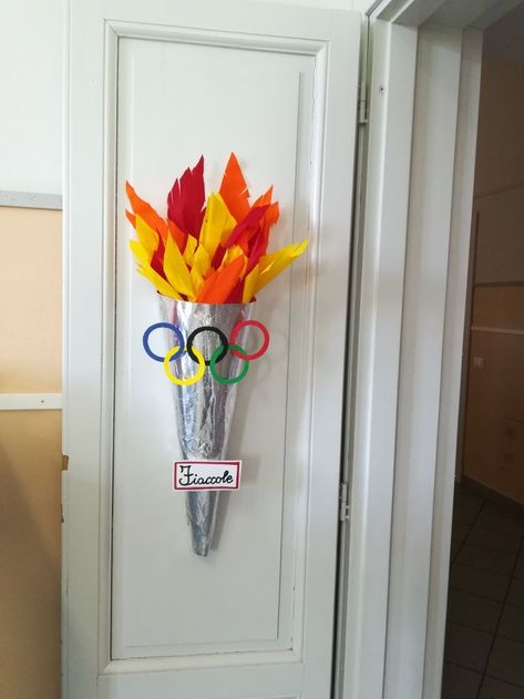 Summer Olympics Crafts, Olympic Party Decorations, Summer Olympics Party, Sports Day Decoration, Vbs Olympics, Office Olympics, Olympics Decorations, Olympic Theme Party, Olympic Idea