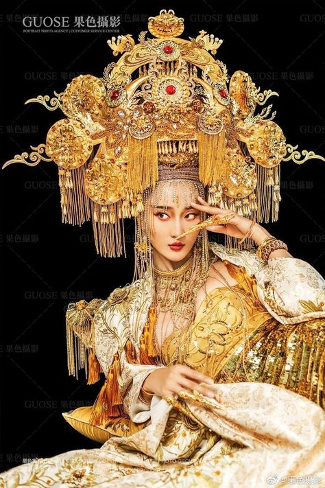 Empress Of China, Chinese Clothing, Fantasy Jewelry, Fantasy Clothing, Fantasy Fashion, Photo Reference, Character Outfits, Historical Fashion, Traditional Dresses