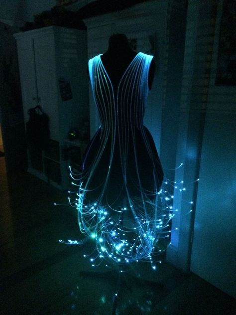 Instructions for making a Fiber Optic dress!!! Fiber Optic Dress, Fibre Optics, Cosplay Tutorial, Beauty Dress, Fantasy Fashion, Fiber Optic, Larp, Costume Design, A Dress