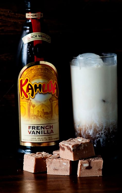 Kahlua and Cream fudge Kahlua Fudge, Fudge With Marshmallow Cream, Cocktail Pairing, Kahlua And Cream, Banana Pudding Cupcakes, Oreo Cheesecake Bites, Alcoholic Treats, Pudding Cupcakes, Cream Fudge