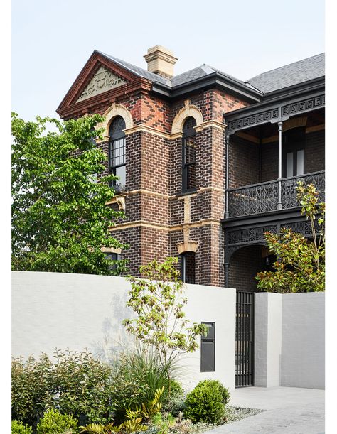 An 1888 Italianate Mansion Restored + Revived For A New Century Melbourne Architecture, Custom Kitchen Island, Victorian Mansion, Old Fireplace, Victorian Mansions, Top Architects, Australian Architecture, New Century, Cafe Style