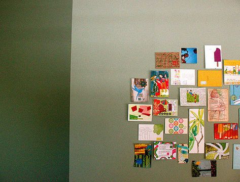 Post Image Postcard Display Ideas, Postcard Display Wall, Vintage Postcard Display, Postcard Display, Postcard Wall, Inexpensive Art, Free Postcards, Travel Postcard, Postcard Art