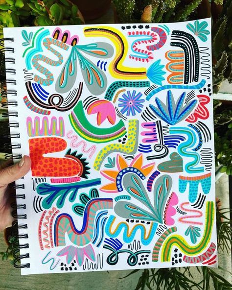 Sharpie Art Aesthetic, Markers On Canvas Art, Posca Pen Painting Ideas, Posca Pens On Polymer Clay, Doodling With Markers, Posca Pen Crafts, Posca Paint Pen Art Ideas, Posca Doodle Art, Paint Pen Doodles