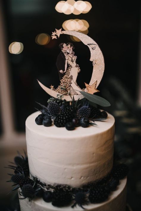 Midnight Blue And Lavender Wedding, Moon Wedding Favors, 1920 Wedding Cake, Celestial Fall Wedding, Grunge Wedding Decor, Dark Eclectic Wedding, Moody Eclectic Wedding, Dark Fairycore Wedding, Moody Celestial Wedding