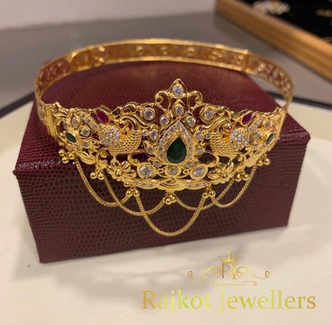 Bhajuband Gold Design Latest, Hand Patti Gold Designs, Gold Bajuband Design Indian, Aravanki Gold Designs, Desi Ornaments, Gold Vanki Designs, Vanki Designs Jewellery, Armlet Gold, Wedding Jewellery Designs