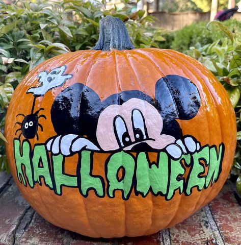 Cute Pumpkin Painting Ideas Disney, Mickey Pumpkin Painting, Character Painted Pumpkins, Mickey Mouse Pumpkin Painting, Disney Painted Pumpkins, Spooky Painted Pumpkins, Pumpkin Painting Ideas Disney, Things To Paint On A Pumpkin, Pumpkin Paints