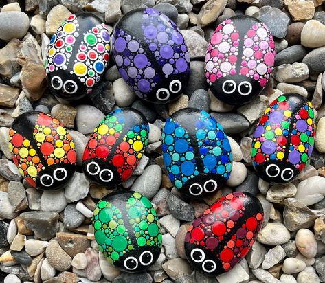 Lady Bug Painted Rocks, Ladybug Rocks, Hand Painted Stones, Paint Rock, Mandala Stones, Colorful Gifts, Art Garden, Hand Painted Rocks, Pebble Painting