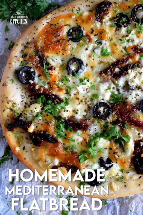 Homemade Mediterranean Flatbread - Lord Byron's Kitchen Mediterranean Flatbread Recipe, Mediterranean Diet Pizza, Mediterranean Flat Bread, Mediterranean Flatbread Pizza, Olive Flatbread, Homemade Flatbread Pizza, Mediterranean Bread, Greek Flatbread, Italian Flatbread