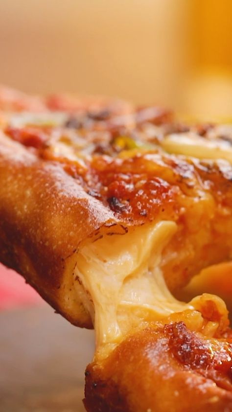 tastemadeuk on Instagram: Level Up your pizza with a cheese string stuffed crust Stuffed Crust Pizza Recipes, Stuffed Crust Pizza, Stuffed Crust, Pizza Guy, Pizza Design, String Cheese, Food Charms, Crust Pizza, Garlic Paste