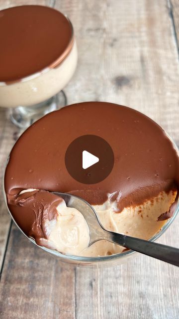 Gina Burgess on Instagram: "Peanut Butter Mousse with Chocolate Ganache 😍🥜🍫 comment ‘mousse’ and I’ll DM you the recipe link, or you can find it on my blog along with all my other recent recipes ❤️   #peanutbuttermousse #reeses #chocolatepeanutbutter #chocolateganache #dairyfreedessert #veganrecipes #plantbasedrecipes #veganprotein #highproteindessert #nobakedessert #vegansweets #healthyvegan #veganpudding" Diet Dessert Recipes Healthy, Quick Healthy Dessert Recipes, No Bake Sweet Treats, Coconut Sweet Recipes, Dessert Peanut Butter, Tofu Peanut, Peanut Butter Maple Syrup, Peanut Butter Treats, Chocolate Mousse Desserts