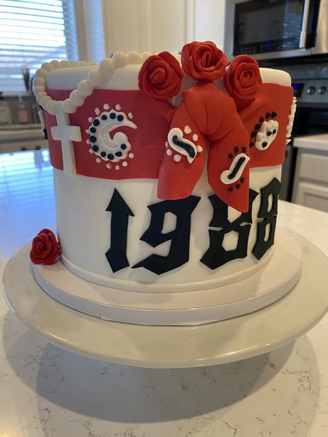 Red Bandana Cake For Men, Lowrider Birthday Cake, Chola Birthday Party, Chola Party Theme Ideas, Cholo Party Theme Ideas, Cholo Party Decorations, Chola Party, Mexican Fiesta Birthday Party, Quince Themes