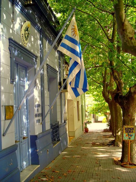 URUGUAY | School in Colonia del Sacramento - Photo: Arnaud Chénier Uruguay Culture, Manifesting 2024, Latina Aesthetic, Art Deco Buildings, American Country, Travel Goals, South American, Latin America, Central America